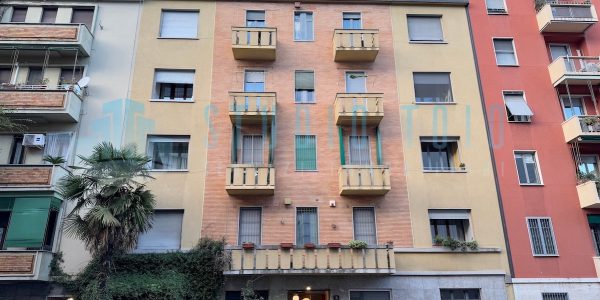 AMPIO BILOCALE CON DOPPIO BALCONE ZONA CITTÁ STUDI