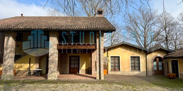 RISTORANTE CON AMPIO TERRENO E SPAZIO PER EVENTI