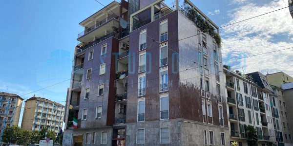 STANZA IN AFFITTO CON BALCONE ZONA LAMBRATE