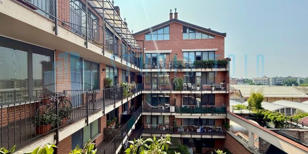 APPARTAMENTO PIANO ALTO CON BALCONE ZONA MECENATE