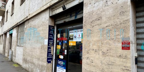 NEGOZIO COMMERCIALE IN ZONA CITTÀ STUDI
