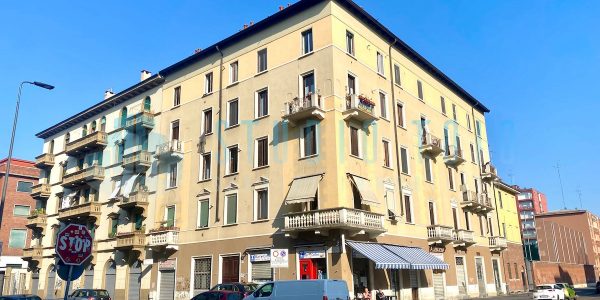 BILOCALE RISTRUTTURATO CON BALCONE ZONA CORVETTO