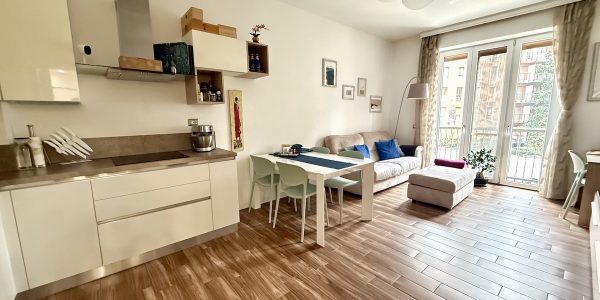 LUMINOSO TRILOCALE DI 80 MQ CON BALCONE