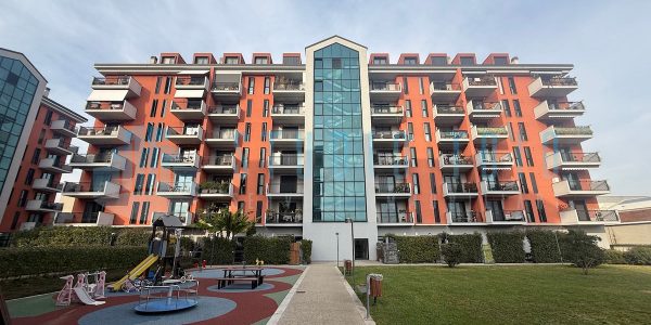 TRILOCALE RISTRUTTURATO PIANO ALTO ZONA CORVETTO