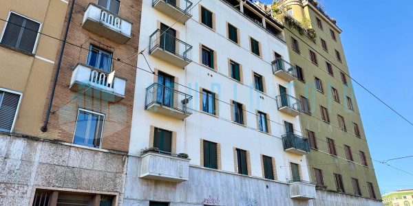 TRILOCALE RISTRUTTURATO CON DOPPIO BALCONE