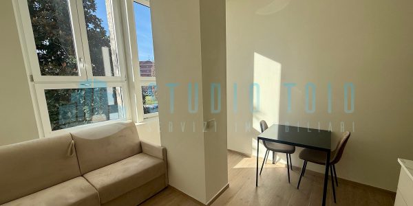 MONOLOCALE RISTRUTTURATO ZONA FORLANINI