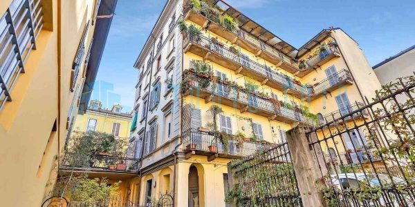 BILOCALE SU DUE LIVELLI COMPLETAMENTE RISTRUTTURATO